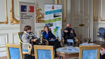 Brigitte Torloting (Présidente du Conseil Rhénan), Josiane Chevalier (Présidente de la Conférence du Rhin Supérieur) et Frédéric Bierry (Porte-parole du pilier politique de la RMT) lors du point presse (17.01.23)
